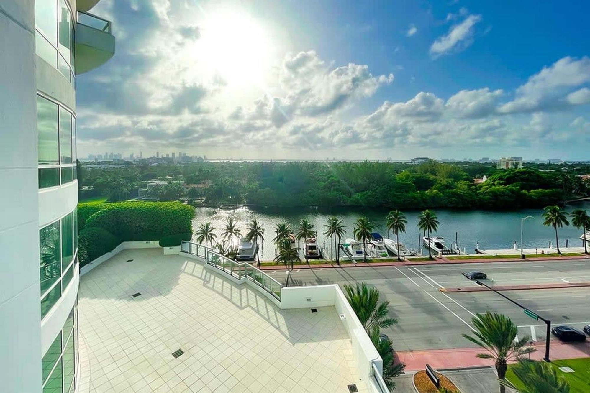 Fb Miami Beach Tresor Private Luxury Suites — Photos 1
